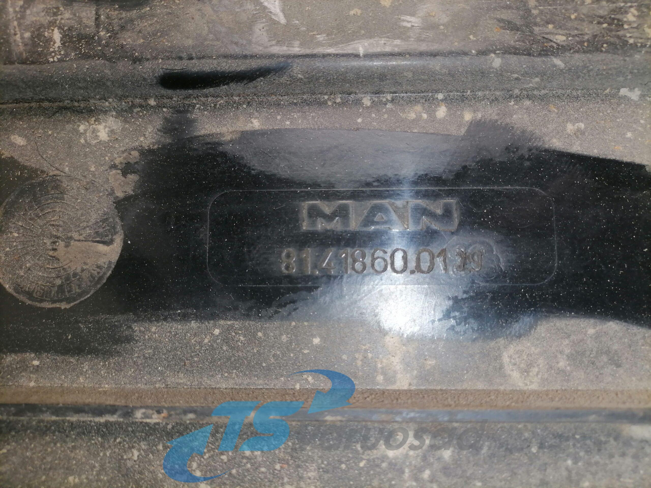MAN Battery cover 81418600139 - Batterie für LKW: das Bild 4 MAN Battery cover 81418600139 - Batterie für LKW: das Bild 4