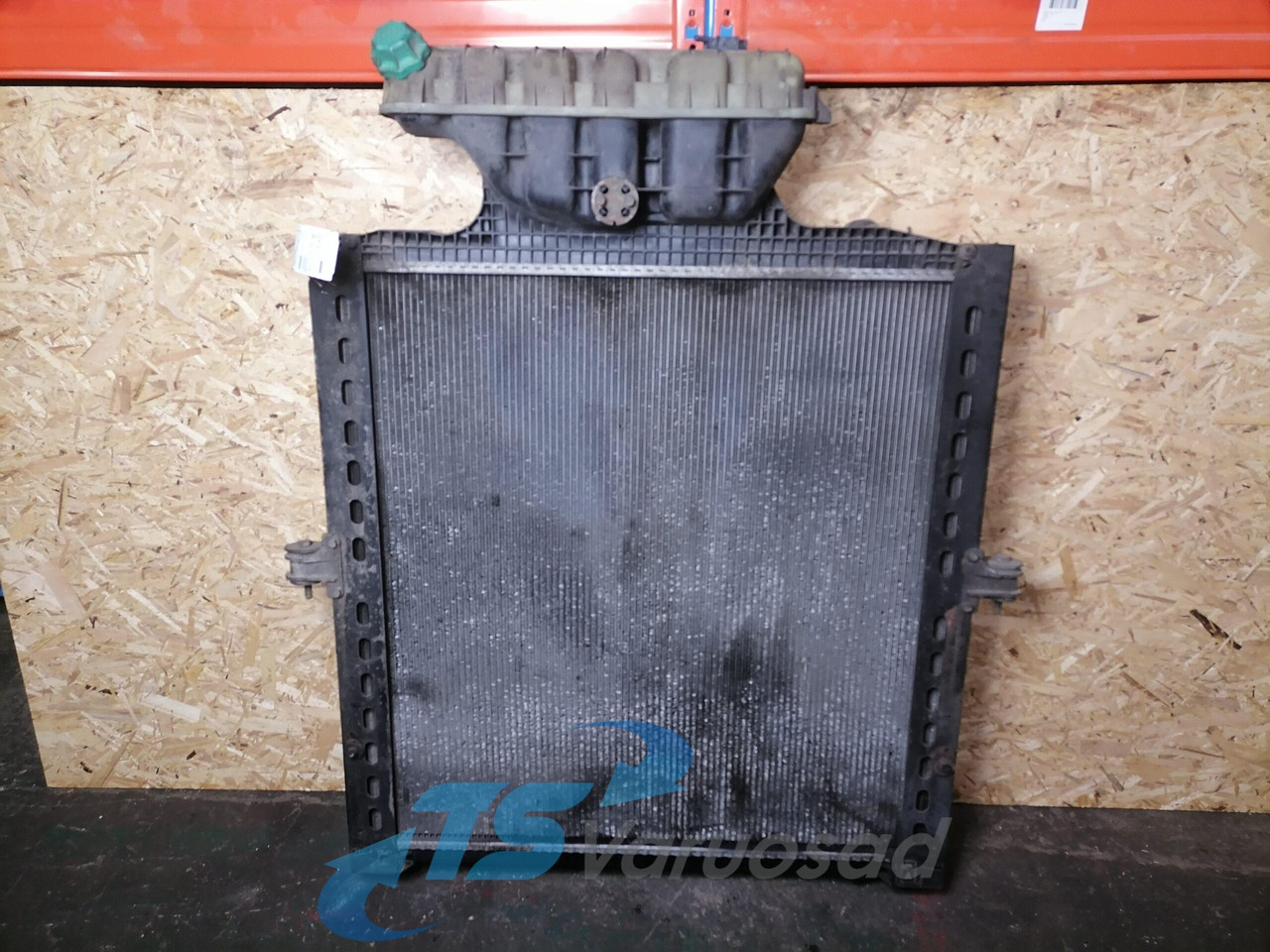 MAN Cooling radiator 81061016477 - Kühler für LKW: das Bild 1 MAN Cooling radiator 81061016477 - Kühler für LKW: das Bild 1