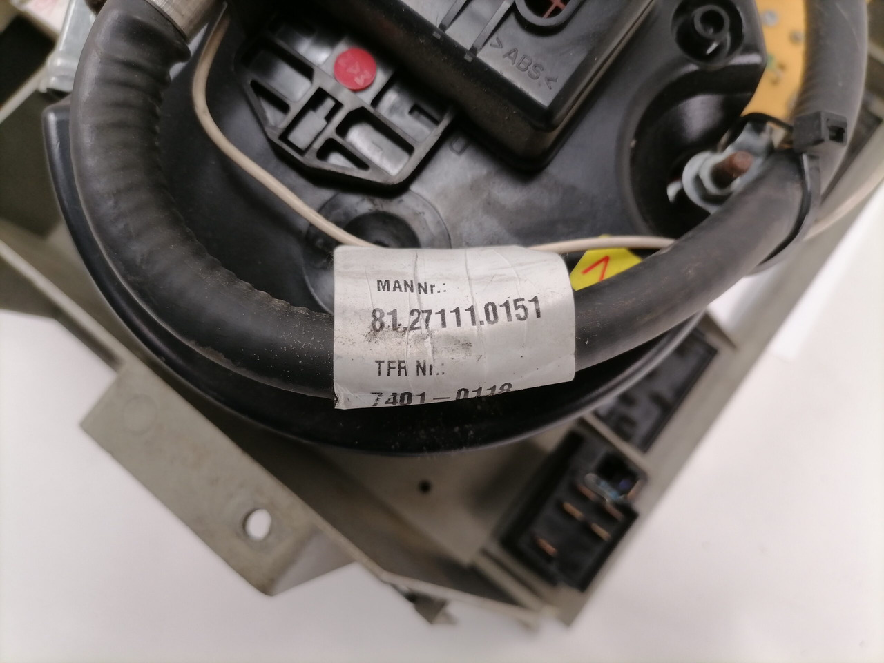 MAN Dashboard 81272026107 - Armaturenbrett für LKW: das Bild 5 MAN Dashboard 81272026107 - Armaturenbrett für LKW: das Bild 5