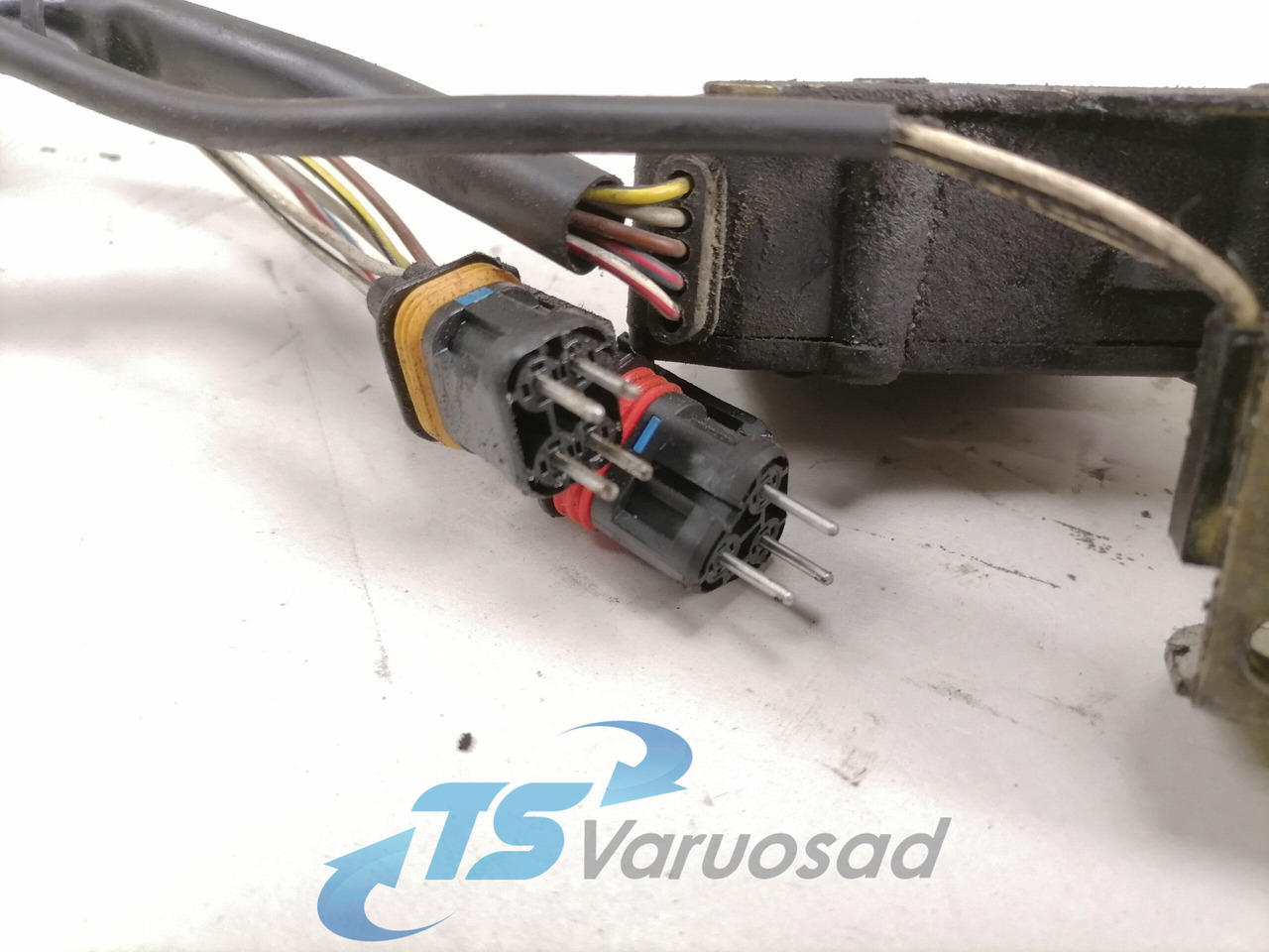 MAN Door lock 81626806122 - Tür und Teile für LKW: das Bild 4 MAN Door lock 81626806122 - Tür und Teile für LKW: das Bild 4