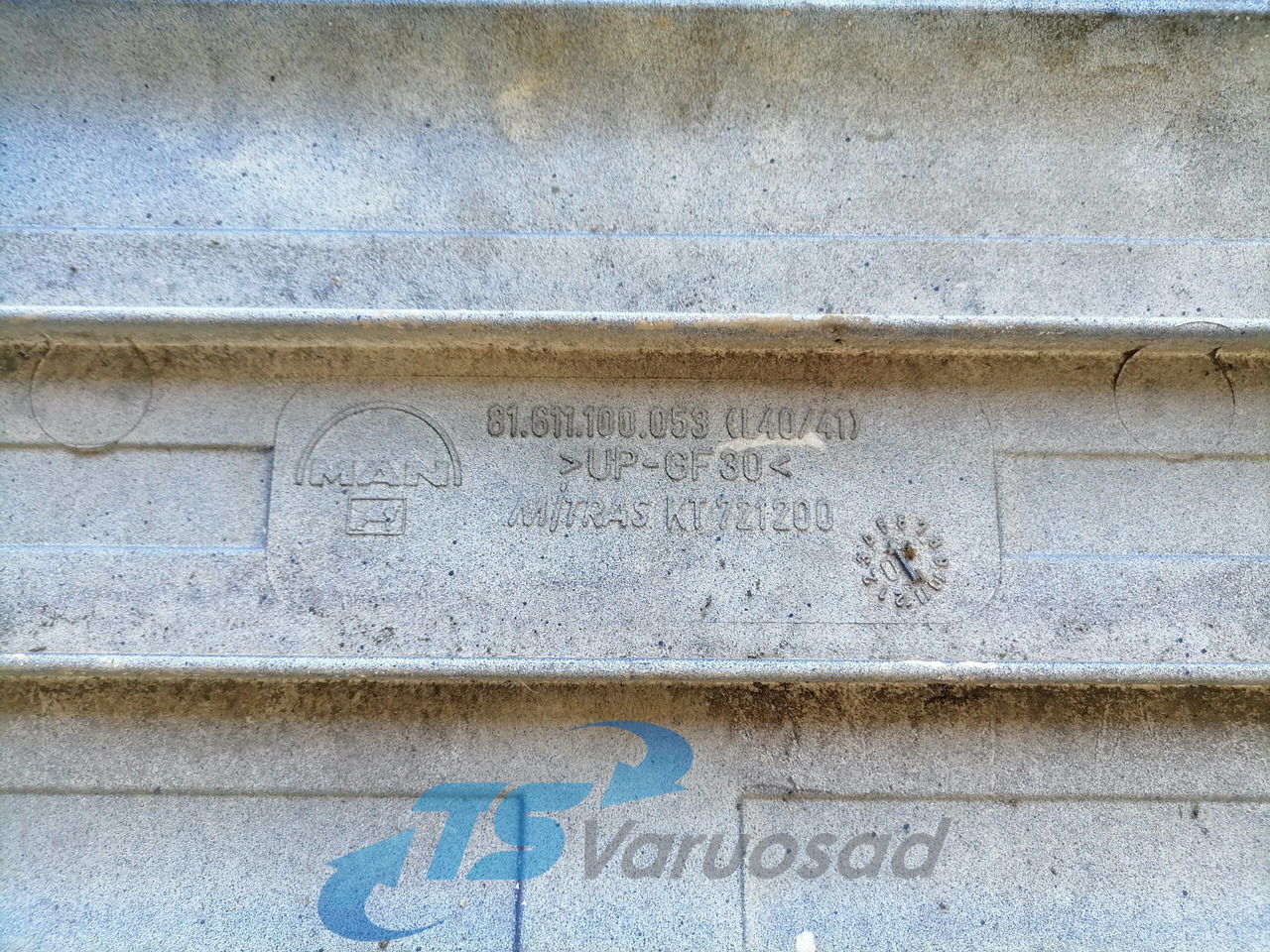 MAN Grille panel 81611100053 - Kühlergrill für LKW: das Bild 4 MAN Grille panel 81611100053 - Kühlergrill für LKW: das Bild 4