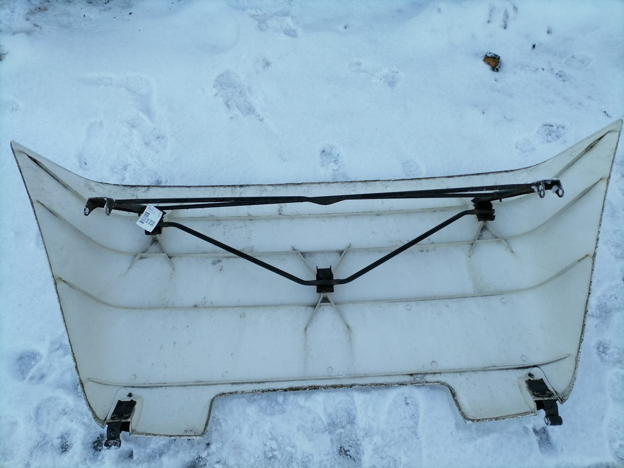 MAN MAN kabiini tuulesuunaja, katus 81629100128 - Aeropack/ Spoiler für LKW: das Bild 5 MAN MAN kabiini tuulesuunaja, katus 81629100128 - Aeropack/ Spoiler für LKW: das Bild 5