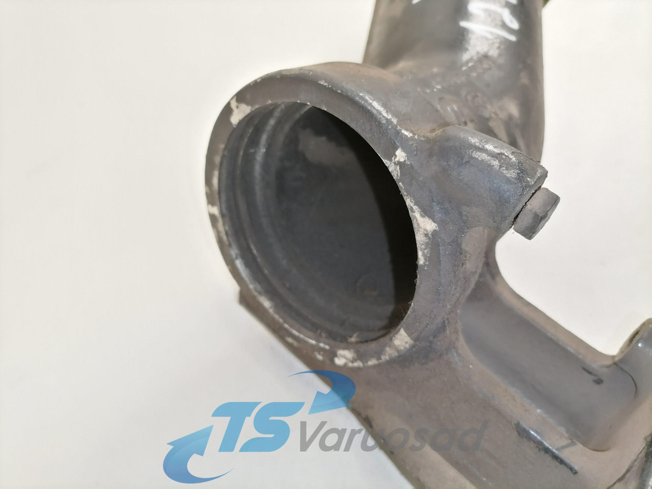 MAN intercooler pipe 51094113331 - Interkühler für LKW: das Bild 2 MAN intercooler pipe 51094113331 - Interkühler für LKW: das Bild 2
