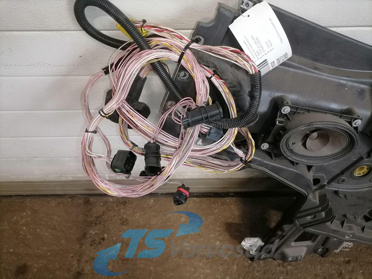 MAN window mechanism 81626456040 - Tür und Teile für LKW: das Bild 2 MAN window mechanism 81626456040 - Tür und Teile für LKW: das Bild 2