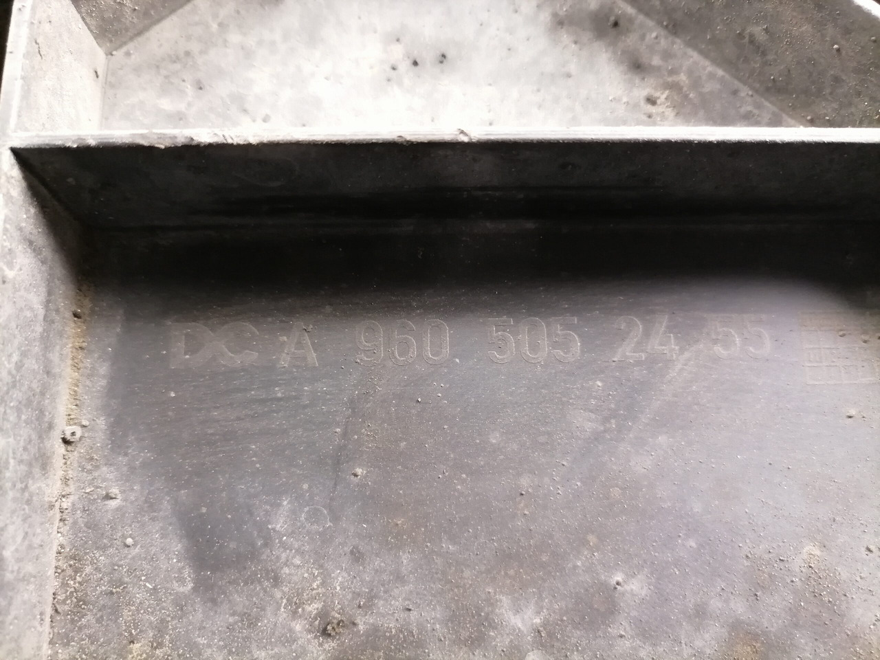 Mercedes-Benz Fan shroud A9605052455 - Kühler für LKW: das Bild 3 Mercedes-Benz Fan shroud A9605052455 - Kühler für LKW: das Bild 3