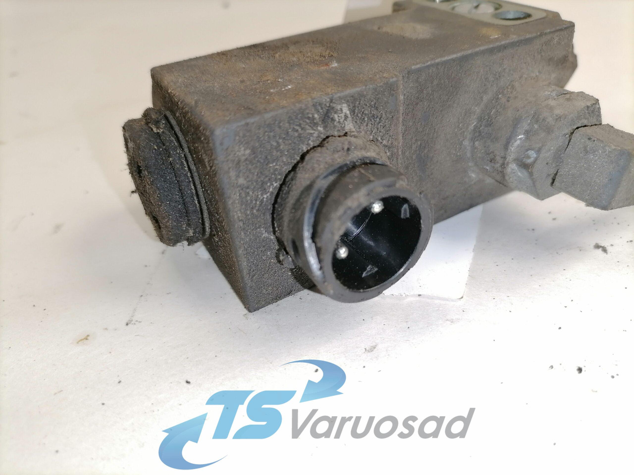 Mercedes-Benz Solenoid valve A0049978536 - Bremsventil für LKW: das Bild 3 Mercedes-Benz Solenoid valve A0049978536 - Bremsventil für LKW: das Bild 3
