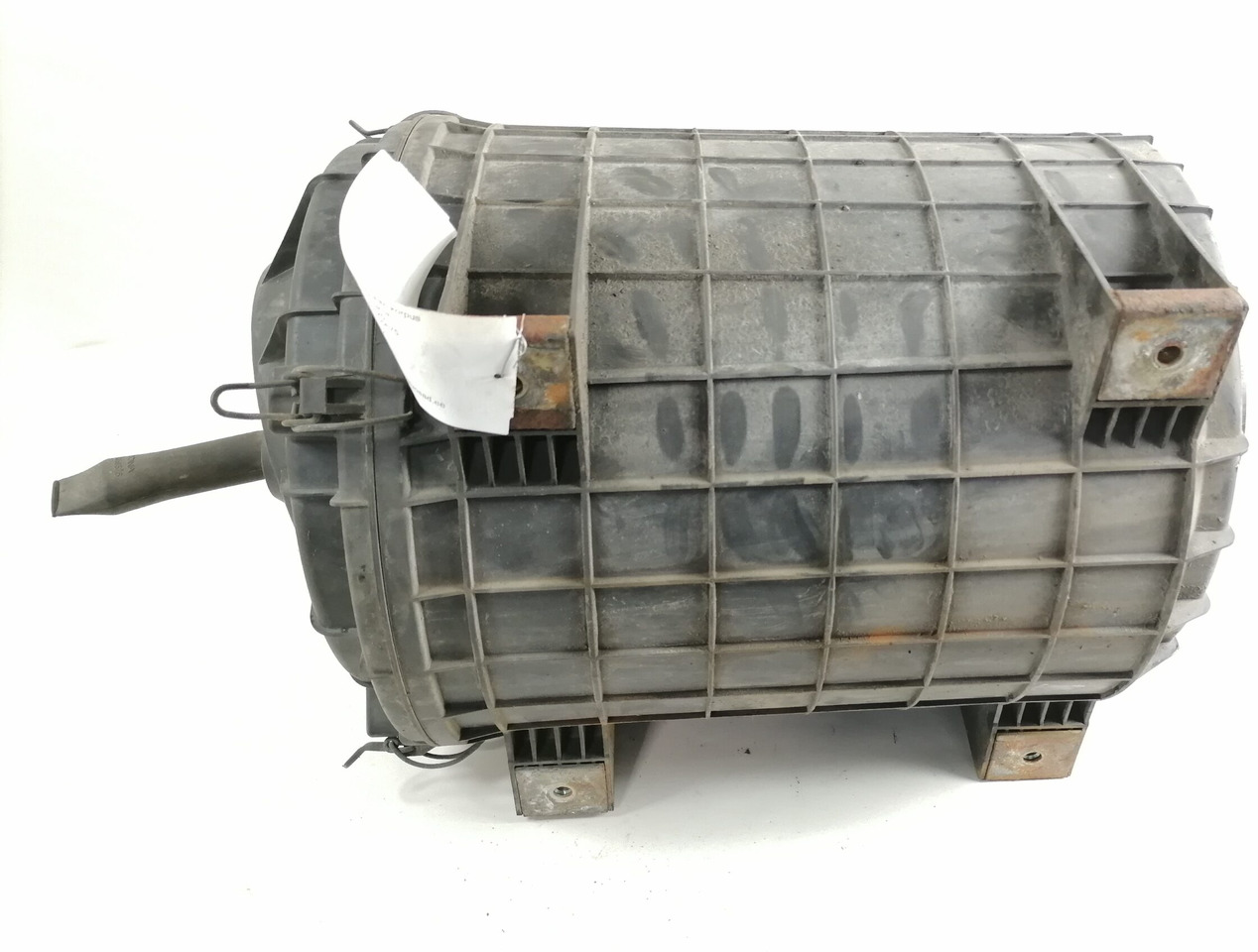 Scania Air filter housing 1335675 - Luftansaugsystem für LKW: das Bild 5 Scania Air filter housing 1335675 - Luftansaugsystem für LKW: das Bild 5