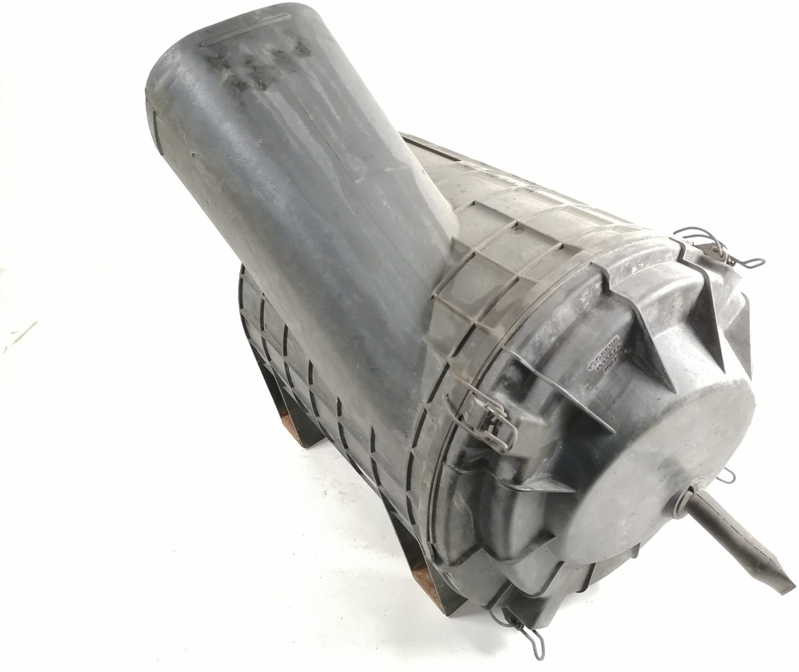 Scania Air filter housing 1335675 - Luftansaugsystem für LKW: das Bild 3 Scania Air filter housing 1335675 - Luftansaugsystem für LKW: das Bild 3