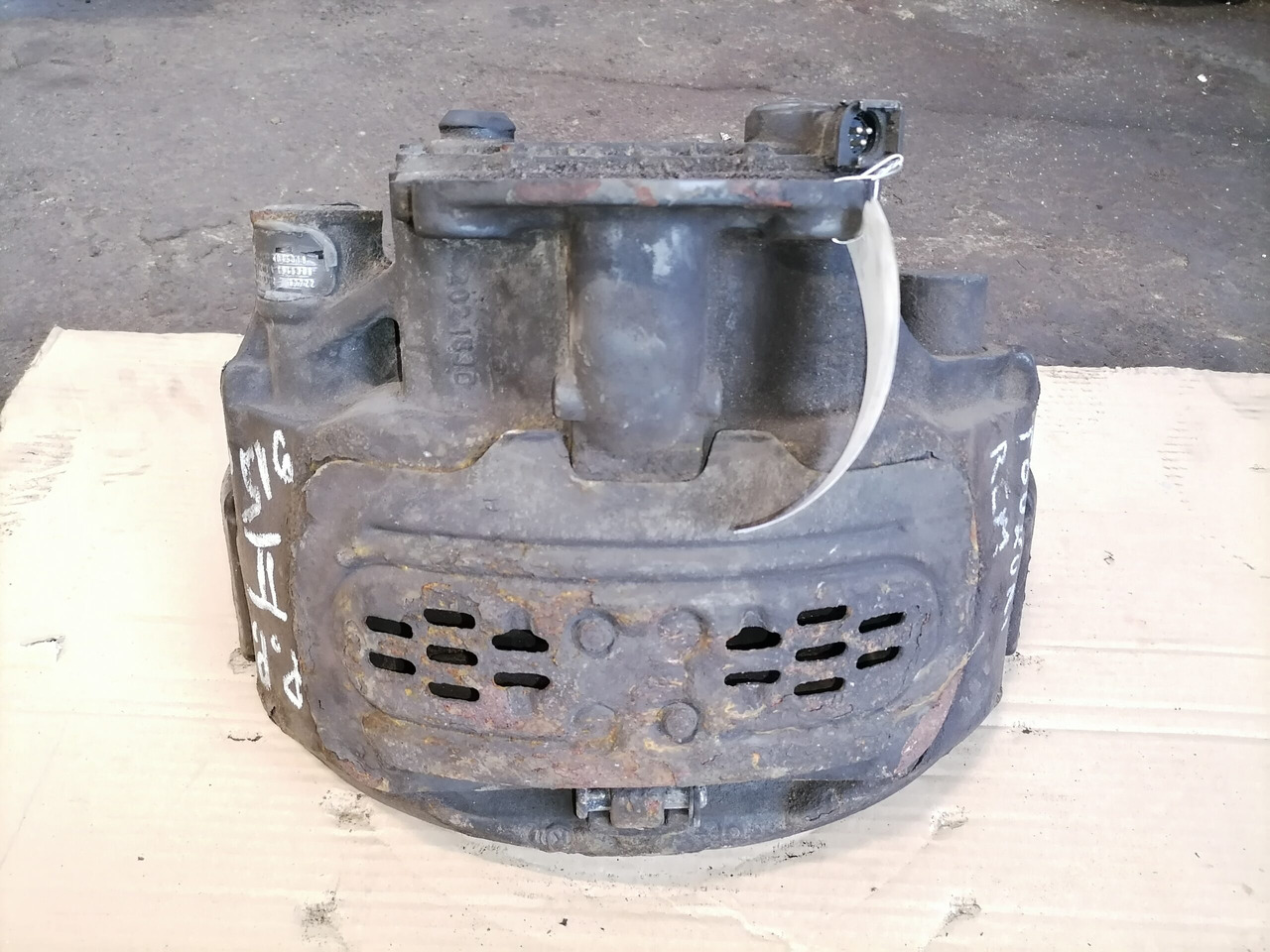 Scania Brake caliper 1946306 - Bremsteile für LKW: das Bild 2 Scania Brake caliper 1946306 - Bremsteile für LKW: das Bild 2
