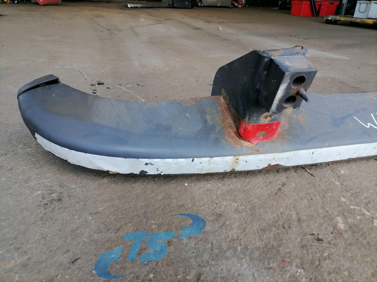 Scania Bumper 1853837 - Stoßstange für LKW: das Bild 2 Scania Bumper 1853837 - Stoßstange für LKW: das Bild 2