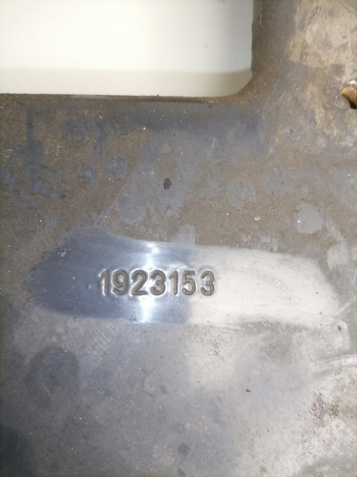 Scania Bumper bracket 1923153 - Stoßstange für LKW: das Bild 2 Scania Bumper bracket 1923153 - Stoßstange für LKW: das Bild 2