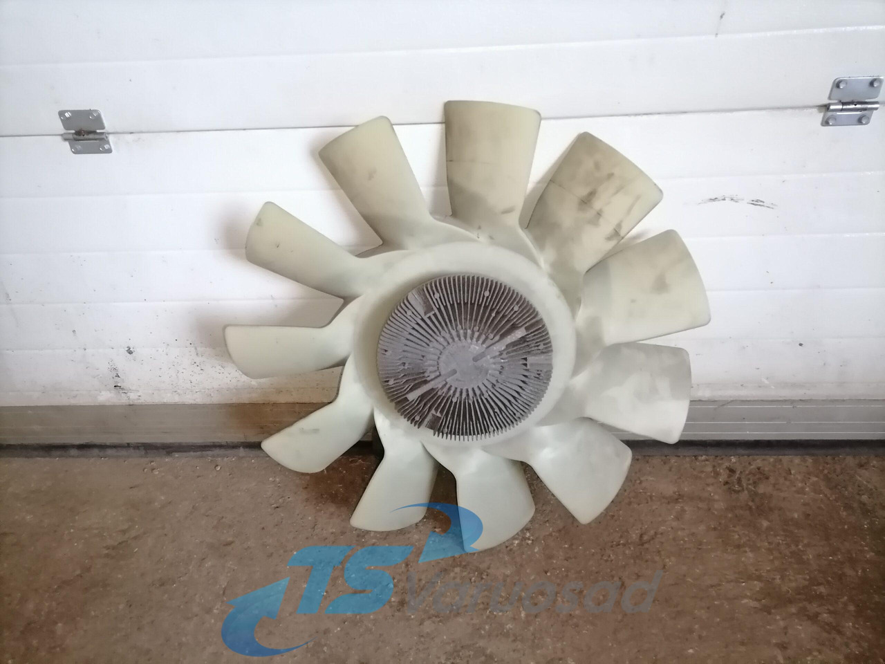 Scania Cooling fan 2035612 - Ventilator für LKW: das Bild 1 Scania Cooling fan 2035612 - Ventilator für LKW: das Bild 1