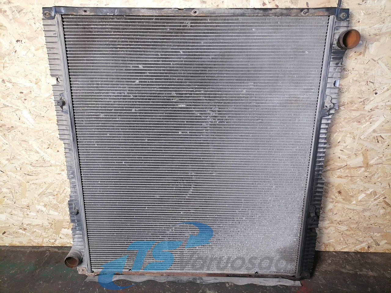 Scania Cooling radiator 1769997 - Kühler für LKW: das Bild 1 Scania Cooling radiator 1769997 - Kühler für LKW: das Bild 1