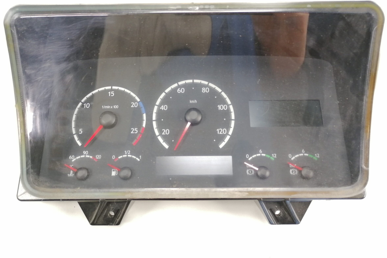 Scania Dashboard 1763551 - Armaturenbrett für LKW: das Bild 2 Scania Dashboard 1763551 - Armaturenbrett für LKW: das Bild 2