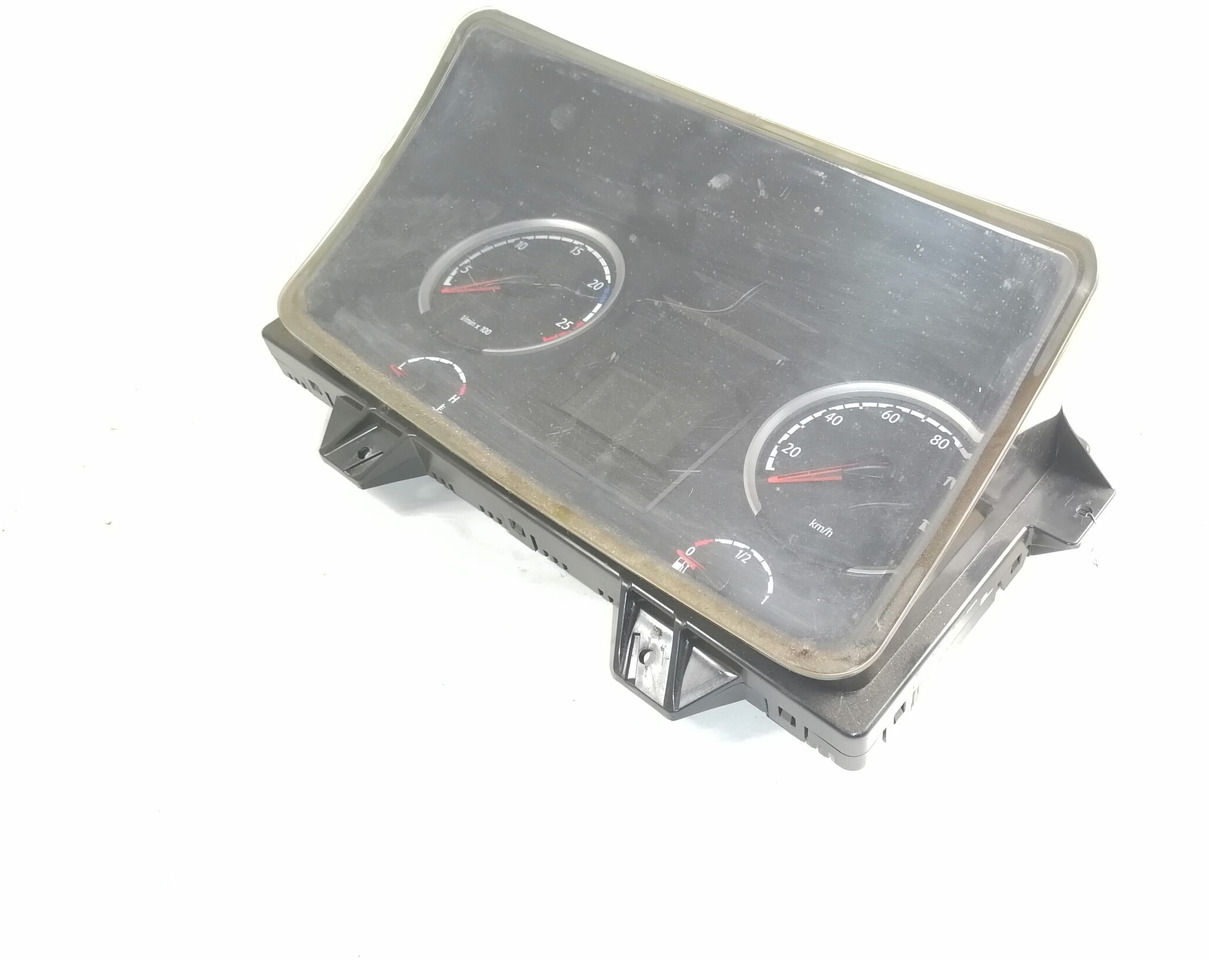 Scania Dashboard 1946411 - Armaturenbrett für LKW: das Bild 1 Scania Dashboard 1946411 - Armaturenbrett für LKW: das Bild 1