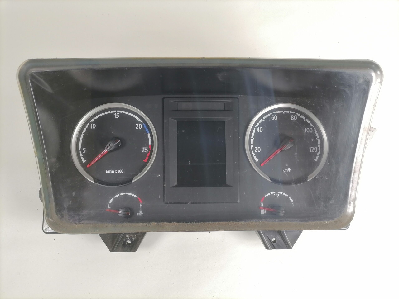 Scania Dashboard 2020196 - Armaturenbrett für LKW: das Bild 2 Scania Dashboard 2020196 - Armaturenbrett für LKW: das Bild 2