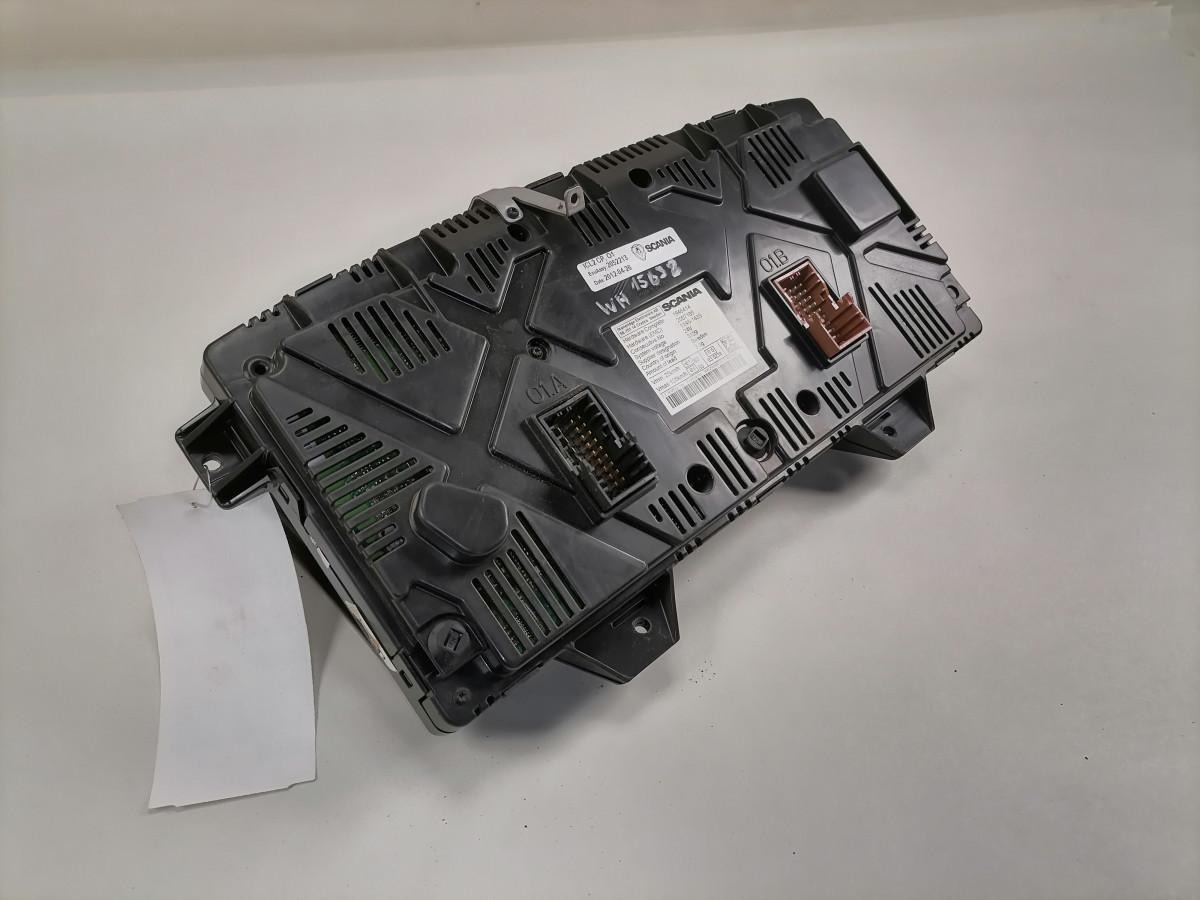 Scania Dashboard 2052213 - Armaturenbrett für LKW: das Bild 3 Scania Dashboard 2052213 - Armaturenbrett für LKW: das Bild 3