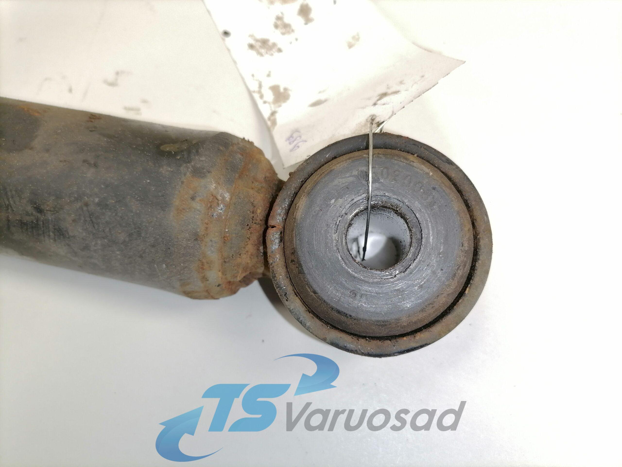 Scania First axel shock absorber T1330 - Stoßdämpfer für LKW: das Bild 2 Scania First axel shock absorber T1330 - Stoßdämpfer für LKW: das Bild 2