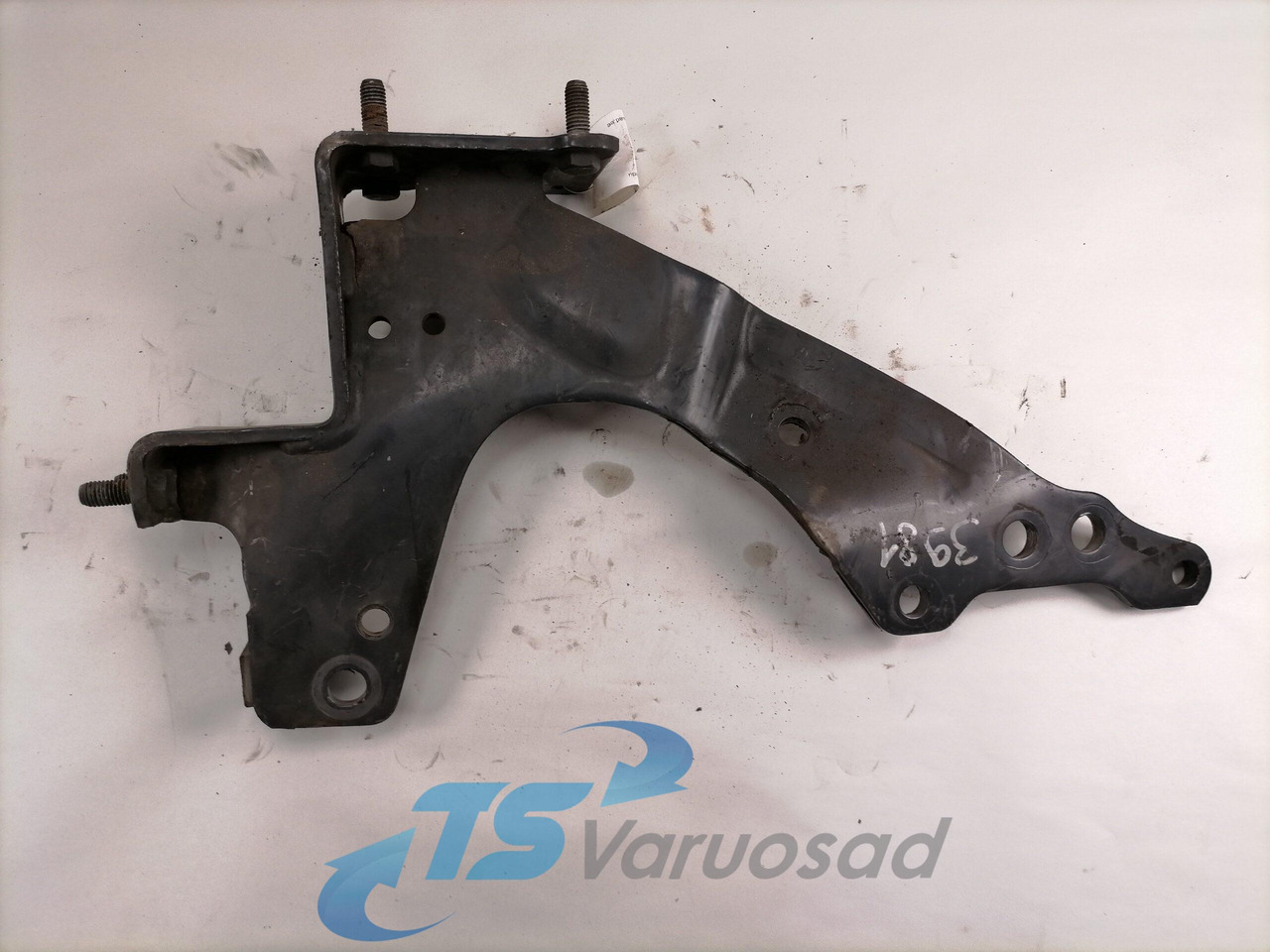 Scania Front bumper carrier 1802166 - Stoßstange für LKW: das Bild 2 Scania Front bumper carrier 1802166 - Stoßstange für LKW: das Bild 2