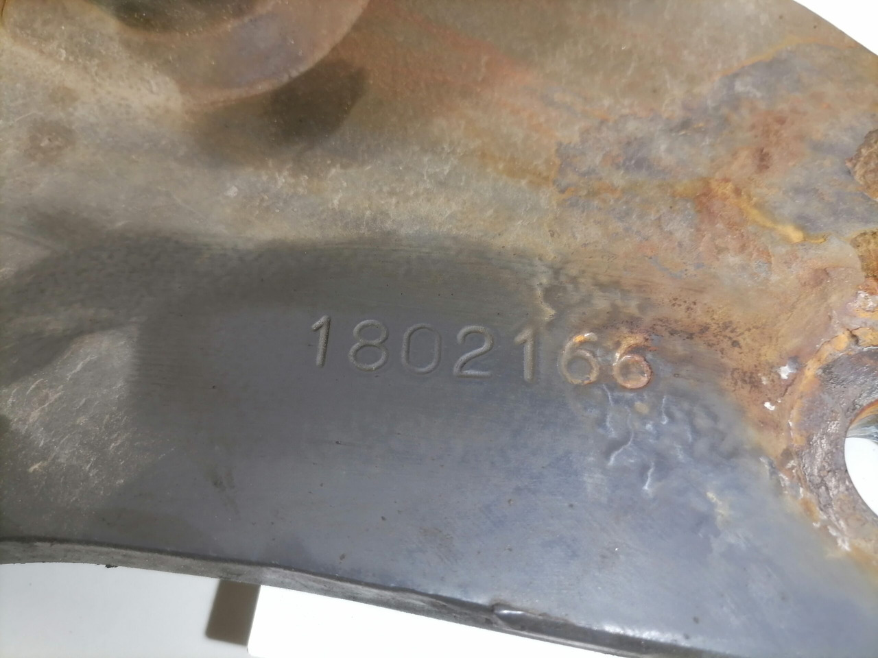 Scania Front bumper carrier 1802166 - Stoßstange für LKW: das Bild 2 Scania Front bumper carrier 1802166 - Stoßstange für LKW: das Bild 2