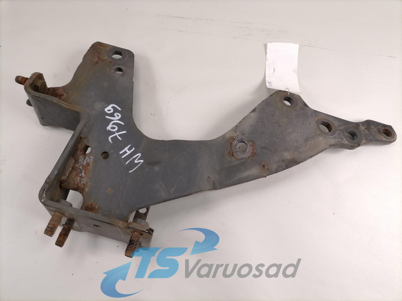 Scania Front bumper carrier 1802167 - Stoßstange für LKW: das Bild 4 Scania Front bumper carrier 1802167 - Stoßstange für LKW: das Bild 4