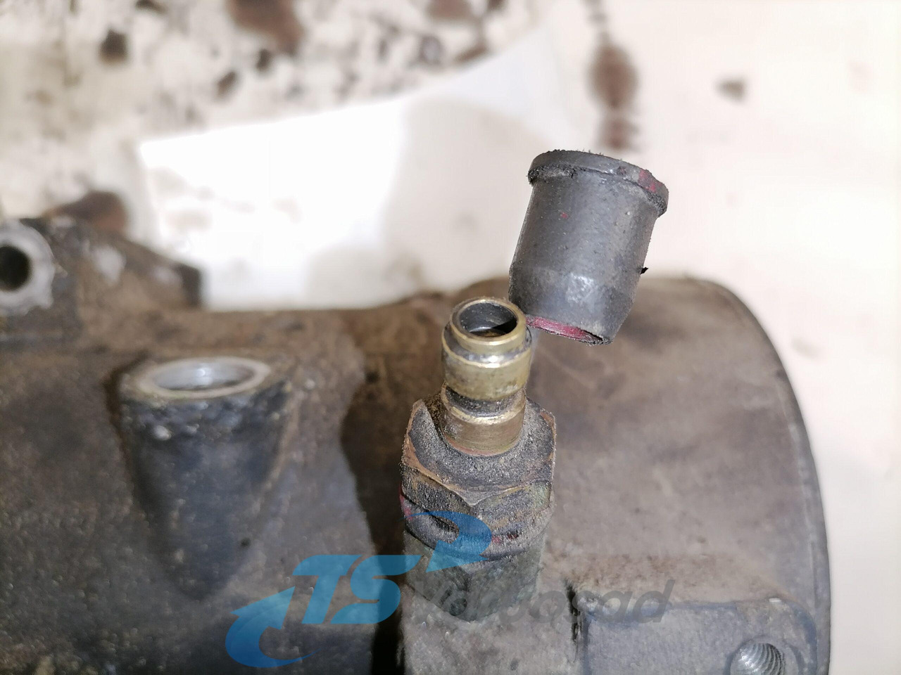 Scania Fuel filter unit 1778647 - Kraftstofffilter für LKW: das Bild 2 Scania Fuel filter unit 1778647 - Kraftstofffilter für LKW: das Bild 2