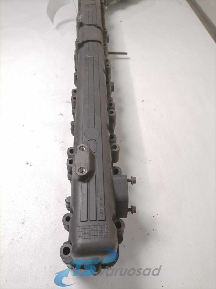 Scania Intake mainfold 1893329 - Ansaugkrümmer für LKW: das Bild 2 Scania Intake mainfold 1893329 - Ansaugkrümmer für LKW: das Bild 2