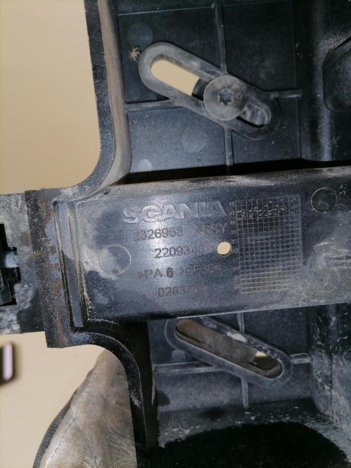 Scania Kabiini tuulesuunaja kandur 2326968 - Aeropack/ Spoiler für LKW: das Bild 2 Scania Kabiini tuulesuunaja kandur 2326968 - Aeropack/ Spoiler für LKW: das Bild 2