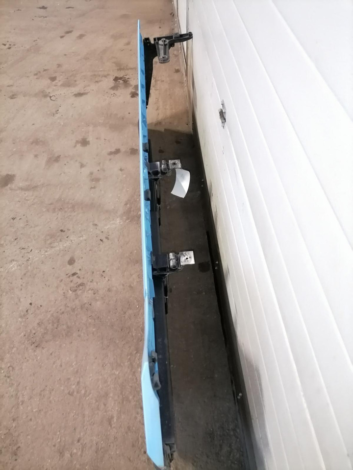 Scania Kabiini tuulesuunaja, parem külg 2978956 - Aeropack/ Spoiler für LKW: das Bild 2 Scania Kabiini tuulesuunaja, parem külg 2978956 - Aeropack/ Spoiler für LKW: das Bild 2