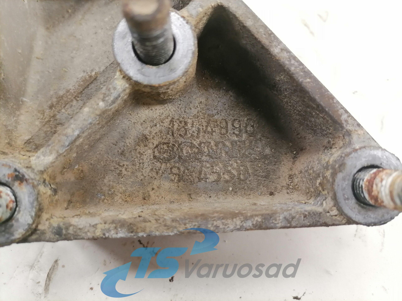 Scania Käiguvahetushoova kinnitus 1354990 - Getriebe und Teile für LKW: das Bild 2 Scania Käiguvahetushoova kinnitus 1354990 - Getriebe und Teile für LKW: das Bild 2