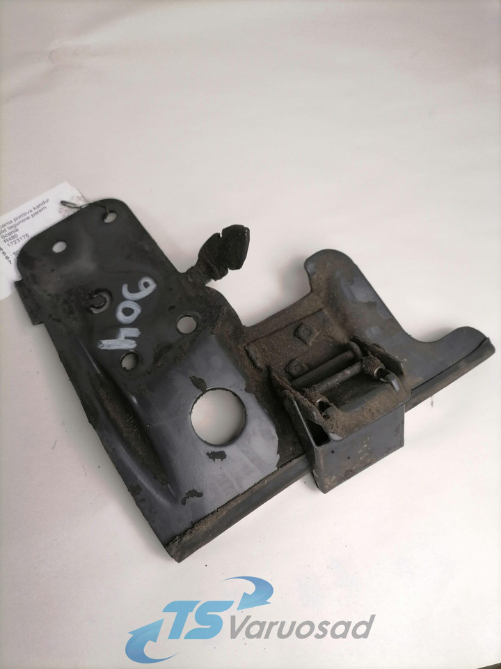 Scania Mudguard bracket 1723176 - Universalteil für LKW: das Bild 1 Scania Mudguard bracket 1723176 - Universalteil für LKW: das Bild 1