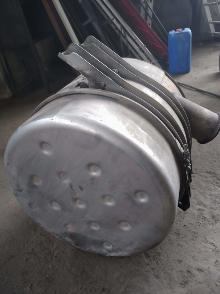 Scania Muffler 1538681 - Schalldämpfer für LKW: das Bild 1 Scania Muffler 1538681 - Schalldämpfer für LKW: das Bild 1