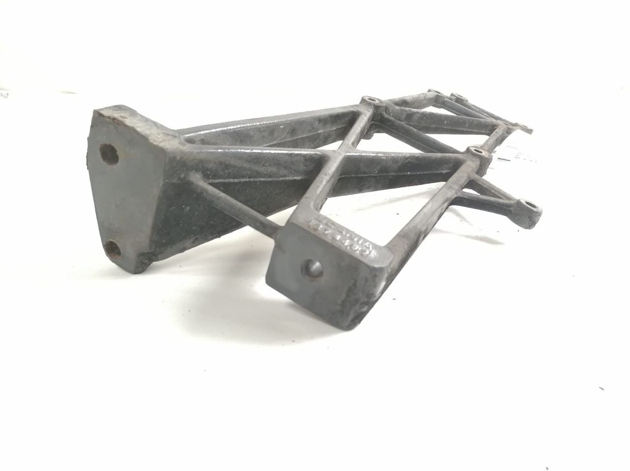 Scania Muffler carrier 1378482 - Schalldämpfer für LKW: das Bild 3 Scania Muffler carrier 1378482 - Schalldämpfer für LKW: das Bild 3