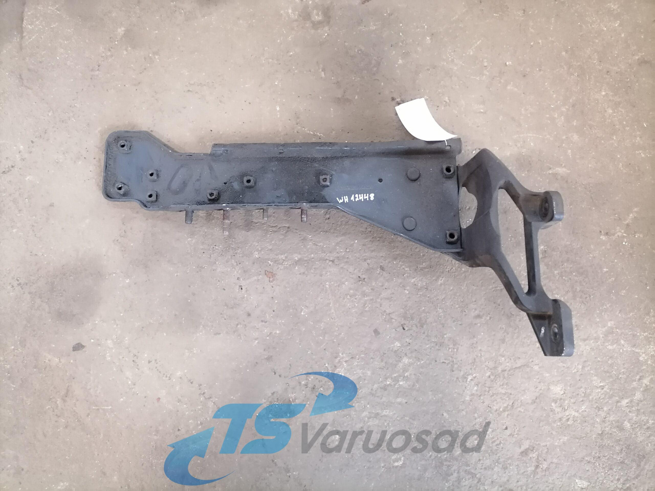 Scania Muffler carrier 1541019 - Schalldämpfer für LKW: das Bild 1 Scania Muffler carrier 1541019 - Schalldämpfer für LKW: das Bild 1