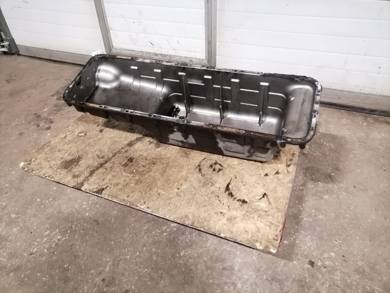 Scania Oil sump 1507199 - Ölwanne für LKW: das Bild 1 Scania Oil sump 1507199 - Ölwanne für LKW: das Bild 1