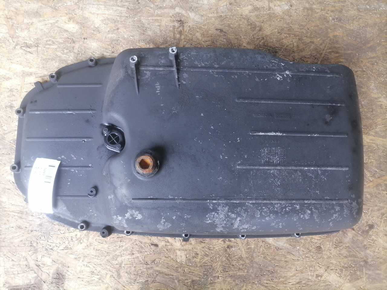 Scania Oil sump 2023780 - Ölwanne für LKW: das Bild 2 Scania Oil sump 2023780 - Ölwanne für LKW: das Bild 2