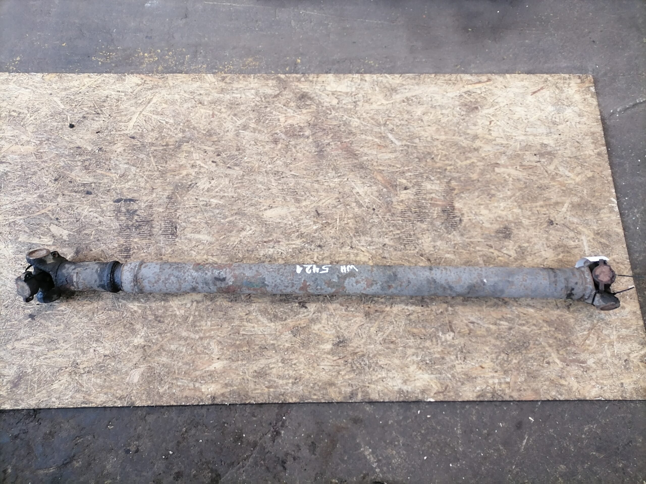 Scania Propeller shaft 1758438 - Kardanwelle für LKW: das Bild 2 Scania Propeller shaft 1758438 - Kardanwelle für LKW: das Bild 2