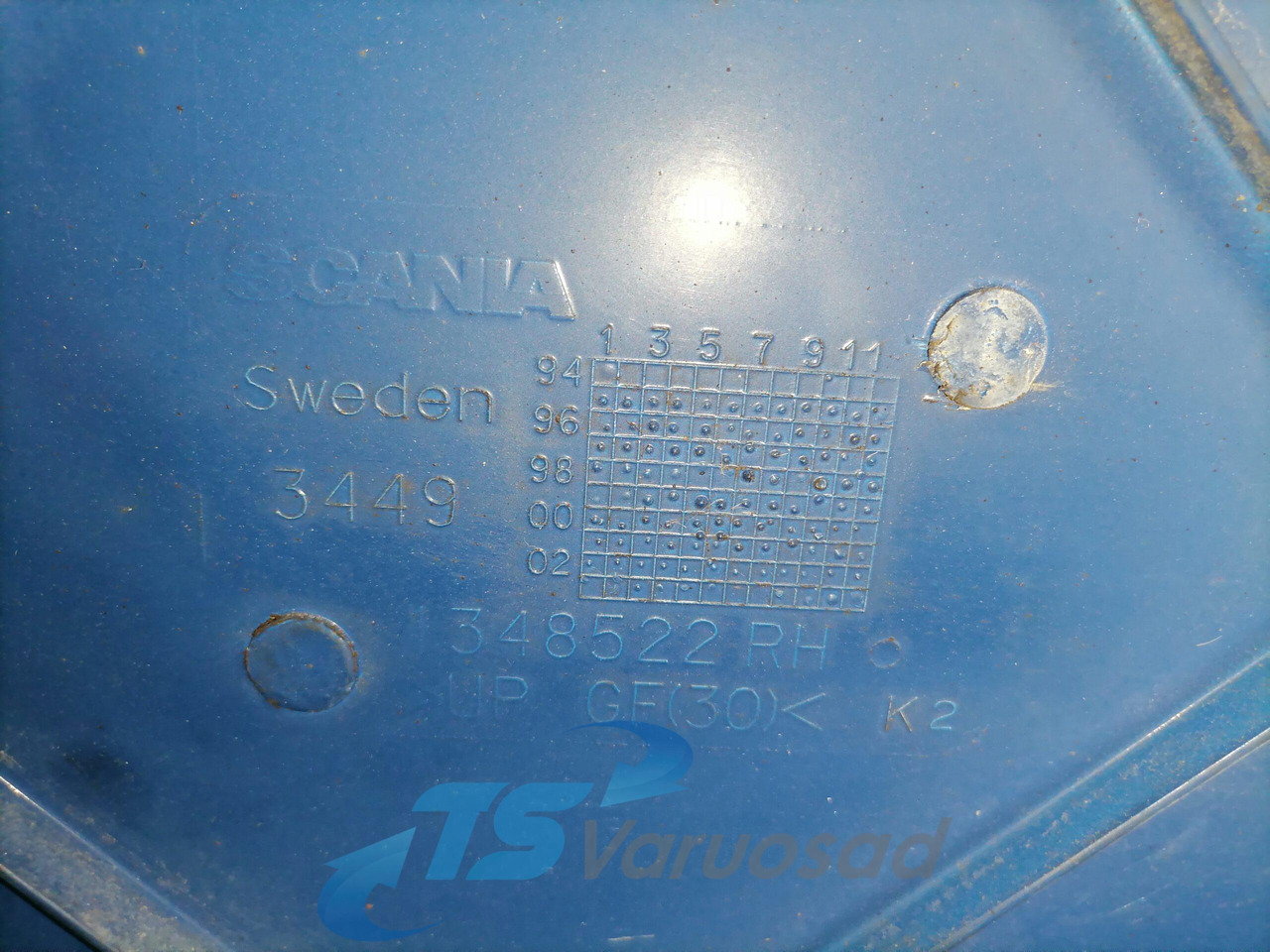 Scania Scania cab wind deflector, right side 1348522 - Aeropack/ Spoiler für LKW: das Bild 5 Scania Scania cab wind deflector, right side 1348522 - Aeropack/ Spoiler für LKW: das Bild 5