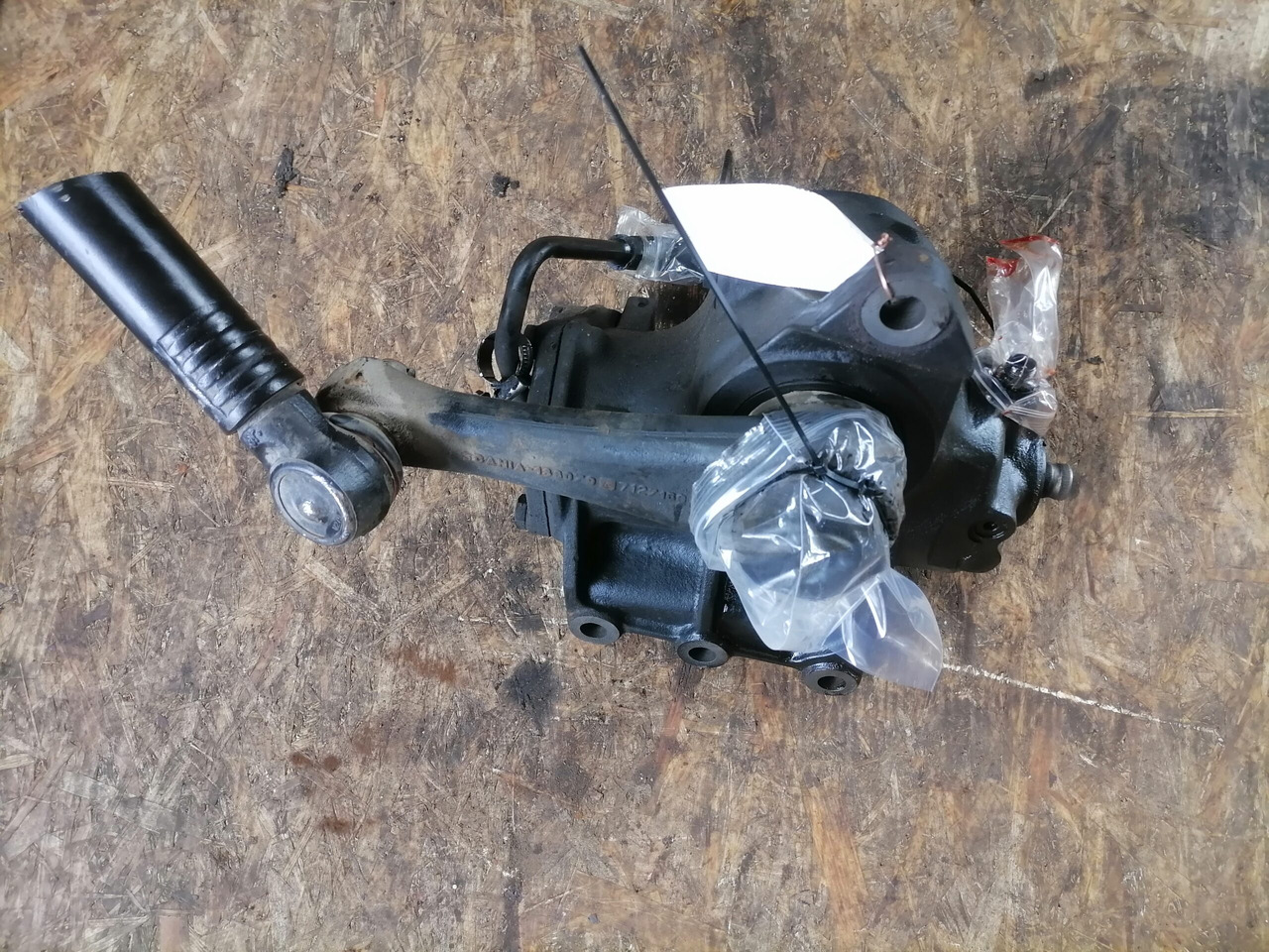 Scania Steering box 1353044 - Lenkgetriebe für LKW: das Bild 2 Scania Steering box 1353044 - Lenkgetriebe für LKW: das Bild 2