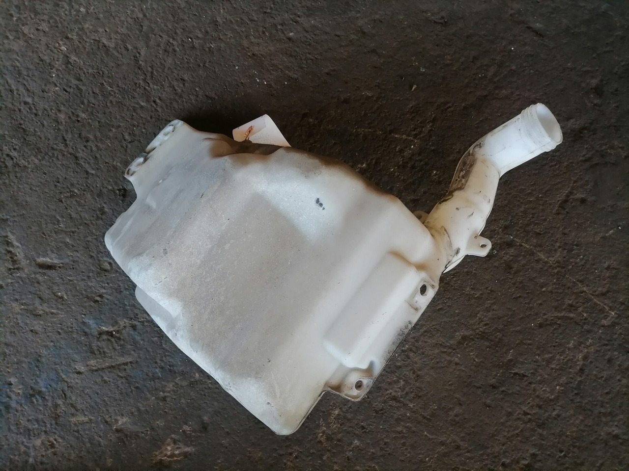 Scania Windscreen washer fluid tank 1854255 - Scheibenwischer für LKW: das Bild 5 Scania Windscreen washer fluid tank 1854255 - Scheibenwischer für LKW: das Bild 5