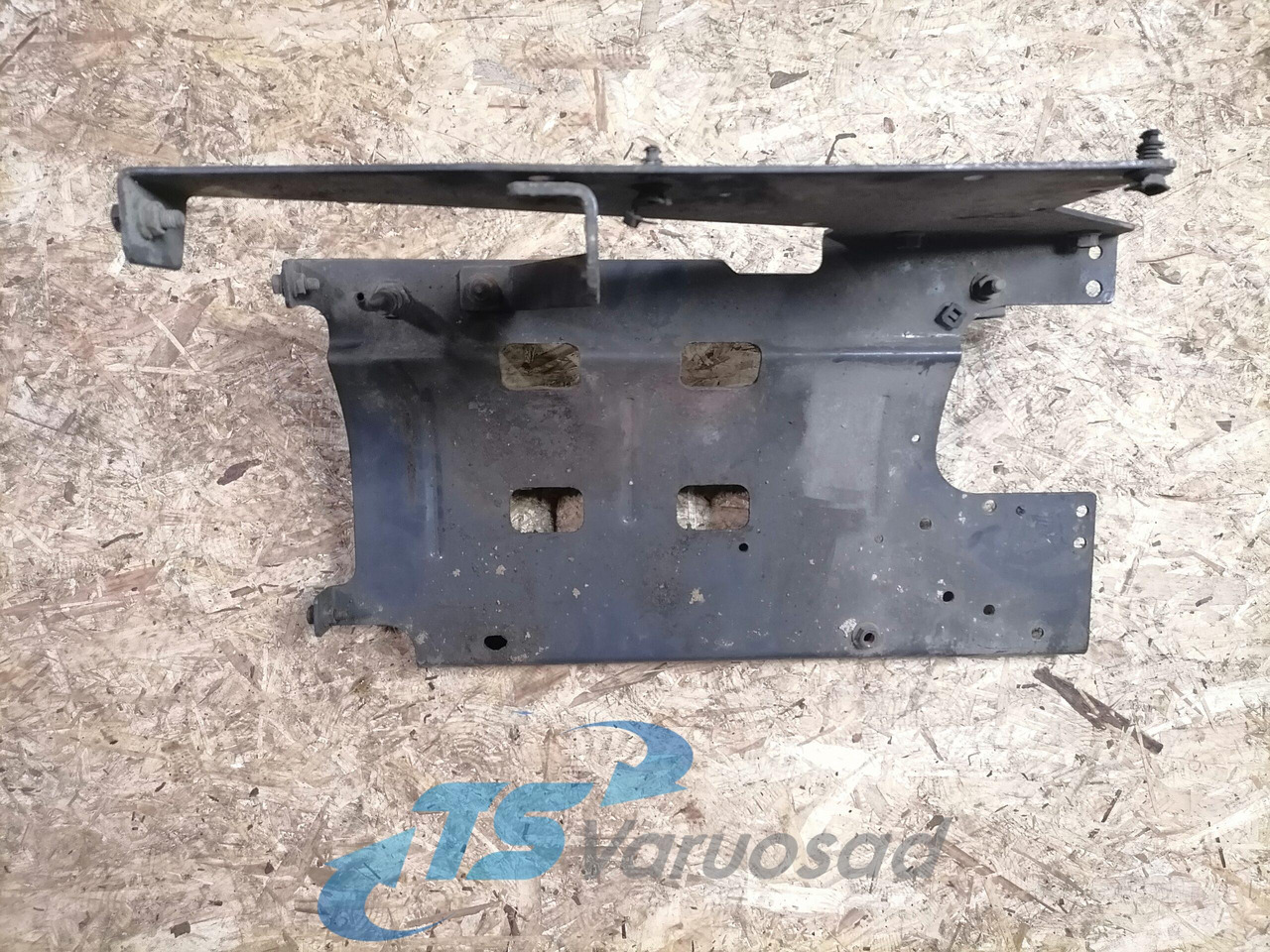 Volvo Air balloon carrier 20720904 - Universalteil für LKW: das Bild 2 Volvo Air balloon carrier 20720904 - Universalteil für LKW: das Bild 2