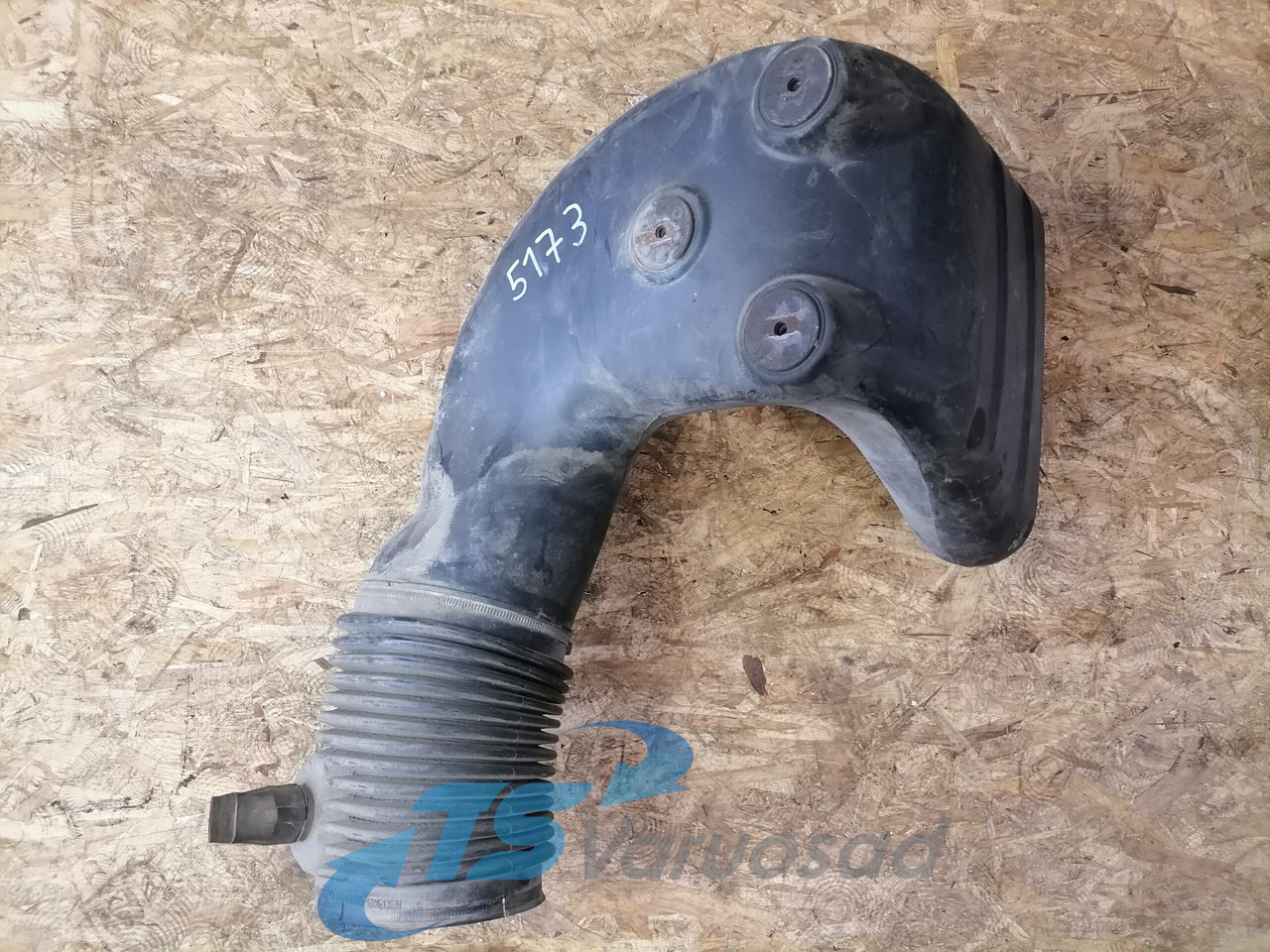 Volvo Air intake 20456478 - Luftansaugsystem für LKW: das Bild 4 Volvo Air intake 20456478 - Luftansaugsystem für LKW: das Bild 4