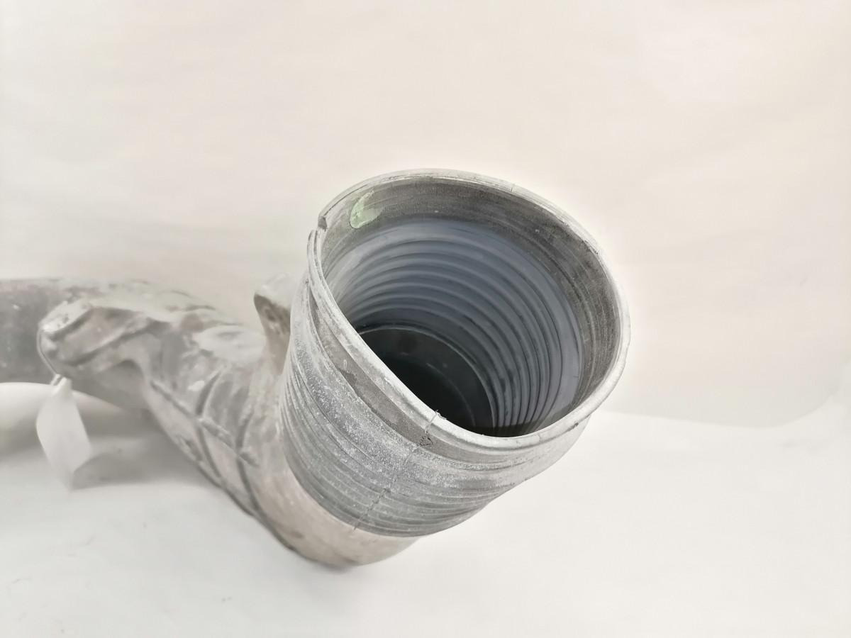 Volvo Air intake 20865960 - Luftansaugsystem für LKW: das Bild 4 Volvo Air intake 20865960 - Luftansaugsystem für LKW: das Bild 4