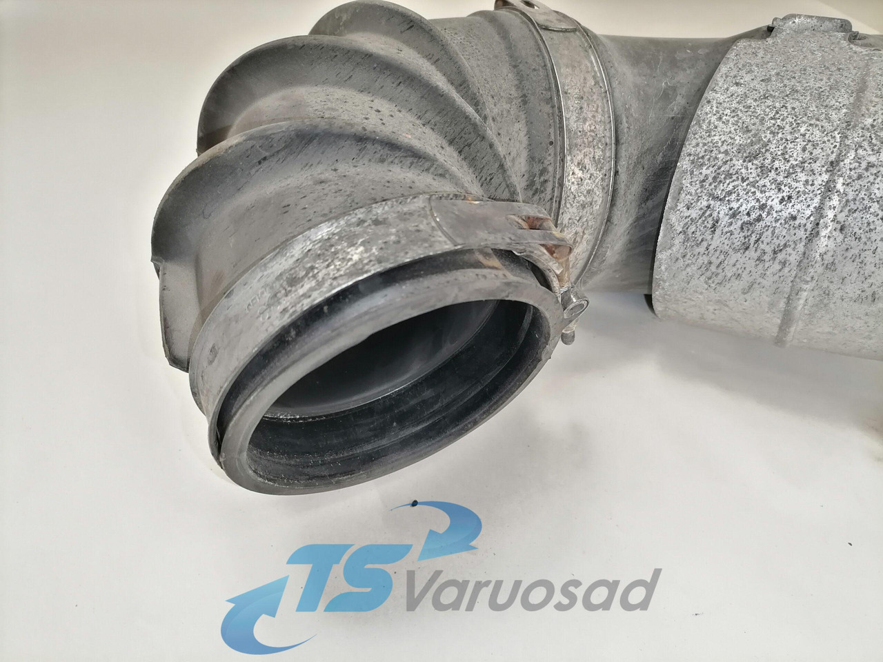 Volvo Air intake 21080323 - Luftansaugsystem für LKW: das Bild 5 Volvo Air intake 21080323 - Luftansaugsystem für LKW: das Bild 5
