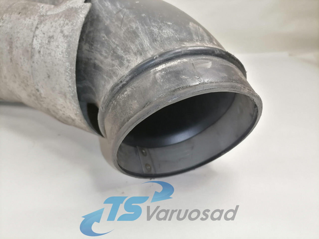 Volvo Air intake 21080323 - Luftansaugsystem für LKW: das Bild 2 Volvo Air intake 21080323 - Luftansaugsystem für LKW: das Bild 2