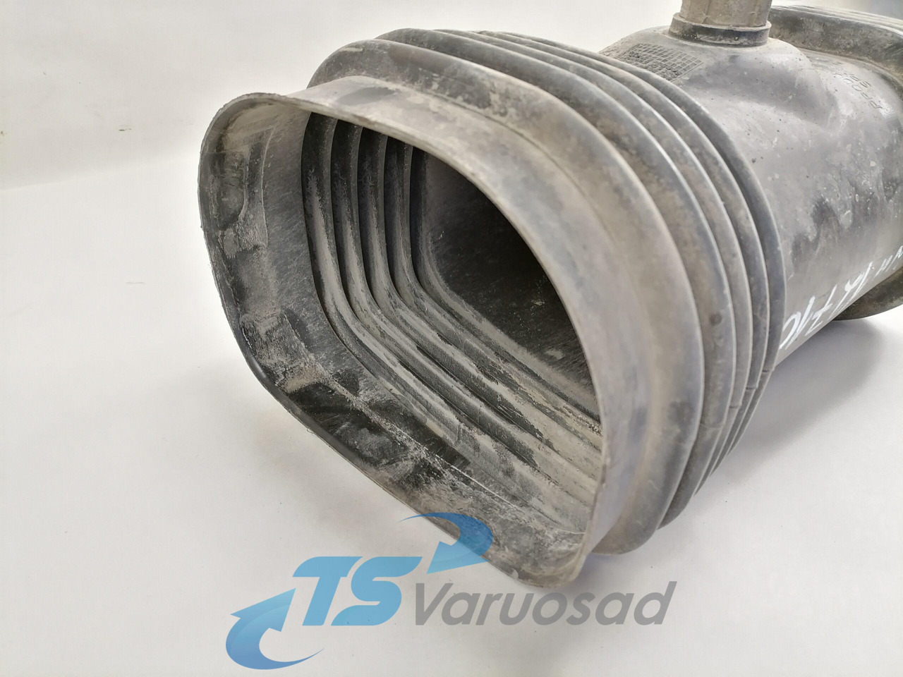 Volvo Air intake 21116214 - Luftansaugsystem für LKW: das Bild 3 Volvo Air intake 21116214 - Luftansaugsystem für LKW: das Bild 3