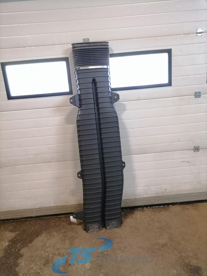 Volvo Air intake 21122123 - Luftansaugsystem für LKW: das Bild 1 Volvo Air intake 21122123 - Luftansaugsystem für LKW: das Bild 1