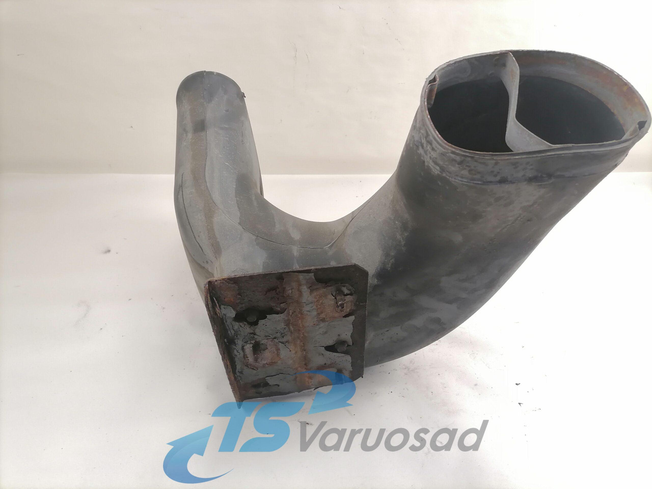 Volvo Air intake 21627374 - Luftansaugsystem für LKW: das Bild 2 Volvo Air intake 21627374 - Luftansaugsystem für LKW: das Bild 2