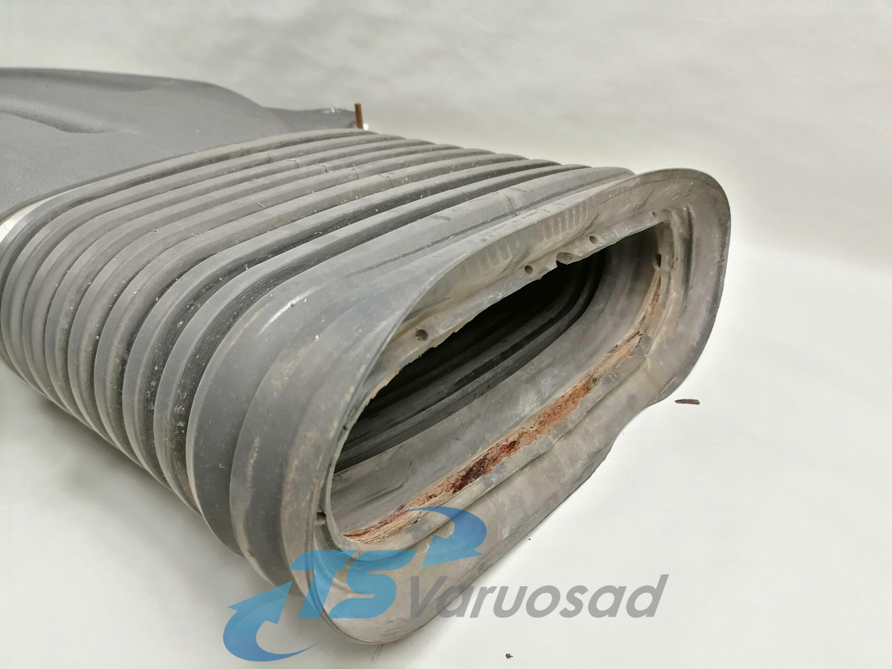 Volvo Air intake 3183543 - Luftansaugsystem für LKW: das Bild 2 Volvo Air intake 3183543 - Luftansaugsystem für LKW: das Bild 2