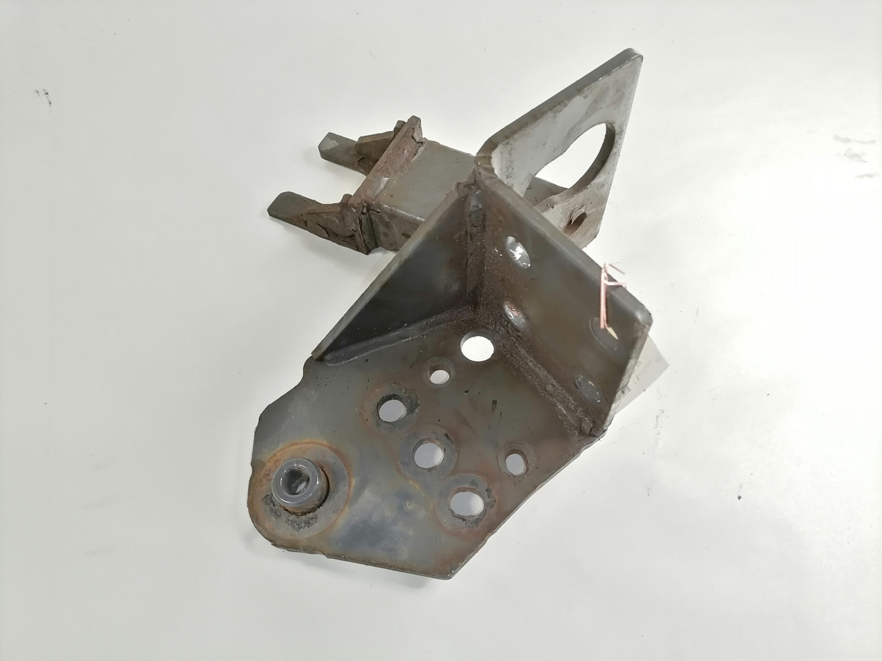 Volvo Bumper bracket 20499243 - Stoßstange für LKW: das Bild 2 Volvo Bumper bracket 20499243 - Stoßstange für LKW: das Bild 2